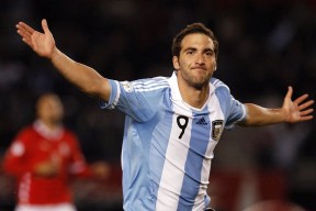 九游官网下载电脑版-篮球明星公益篮球赛激发社会关注，篮球公益项目