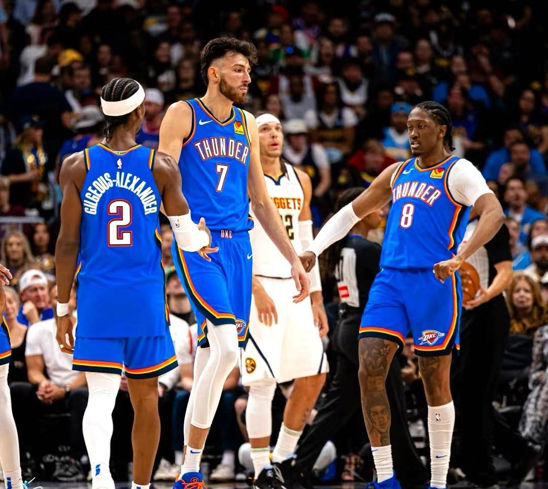 关于2017年总决赛第二场:骑士在主场以多点开花战术击败勇士,勒布朗贡献33分和11个篮板,带队暂时领先。的信息 关于2017年总决赛第二场:骑士在主场以多点开花战术击败勇士,勒布朗贡献33分和11个篮板,带队暂时领先。的信息